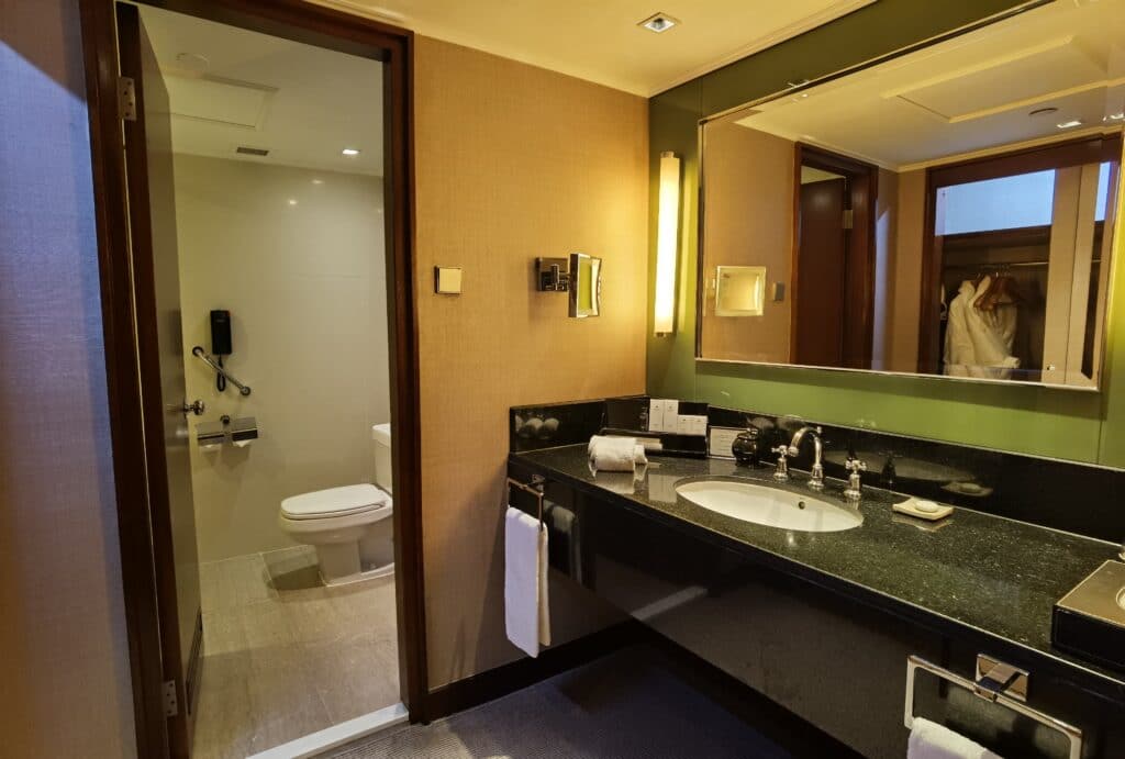 馬哥孛羅香港酒店 豪華海景客房浴室