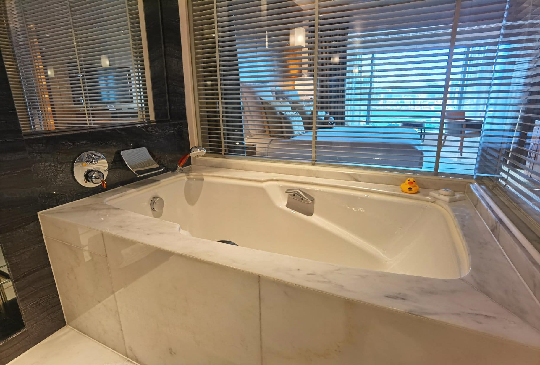 香港文華東方酒店 海景客房浴室