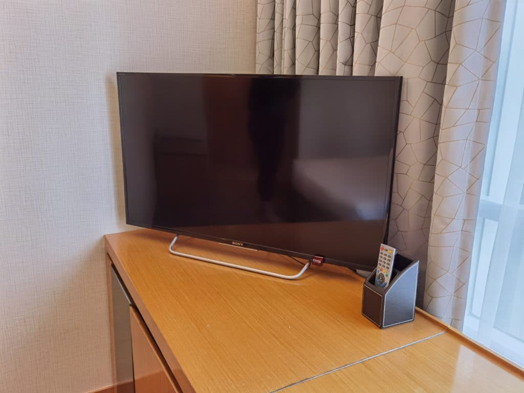 Novotel-Hong-Kong-Century-Standard-Room-tv
