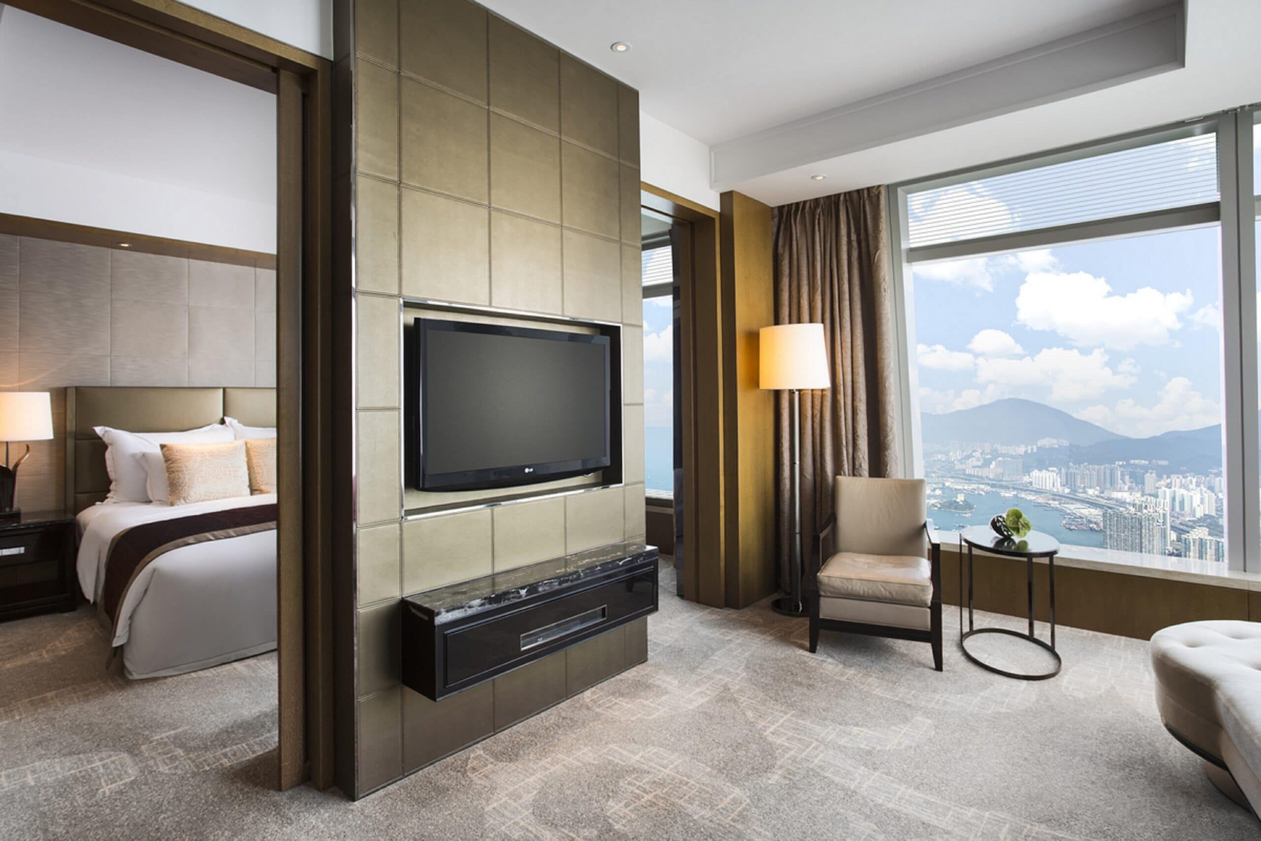 The-Ritz-Carlton-Hong-Kong香港麗思卡爾頓酒店-Deluxe-Suite-Bed-Room