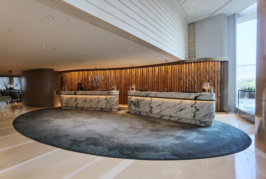 香港四季酒店大堂-Four-Seasons-Hong-Kong-lobby
