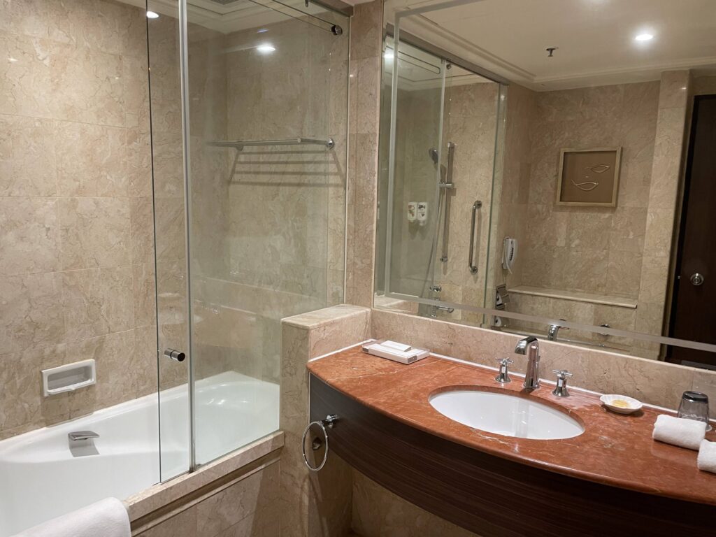 黃金海岸酒店 海景露台客房客房 浴室配備浴缸